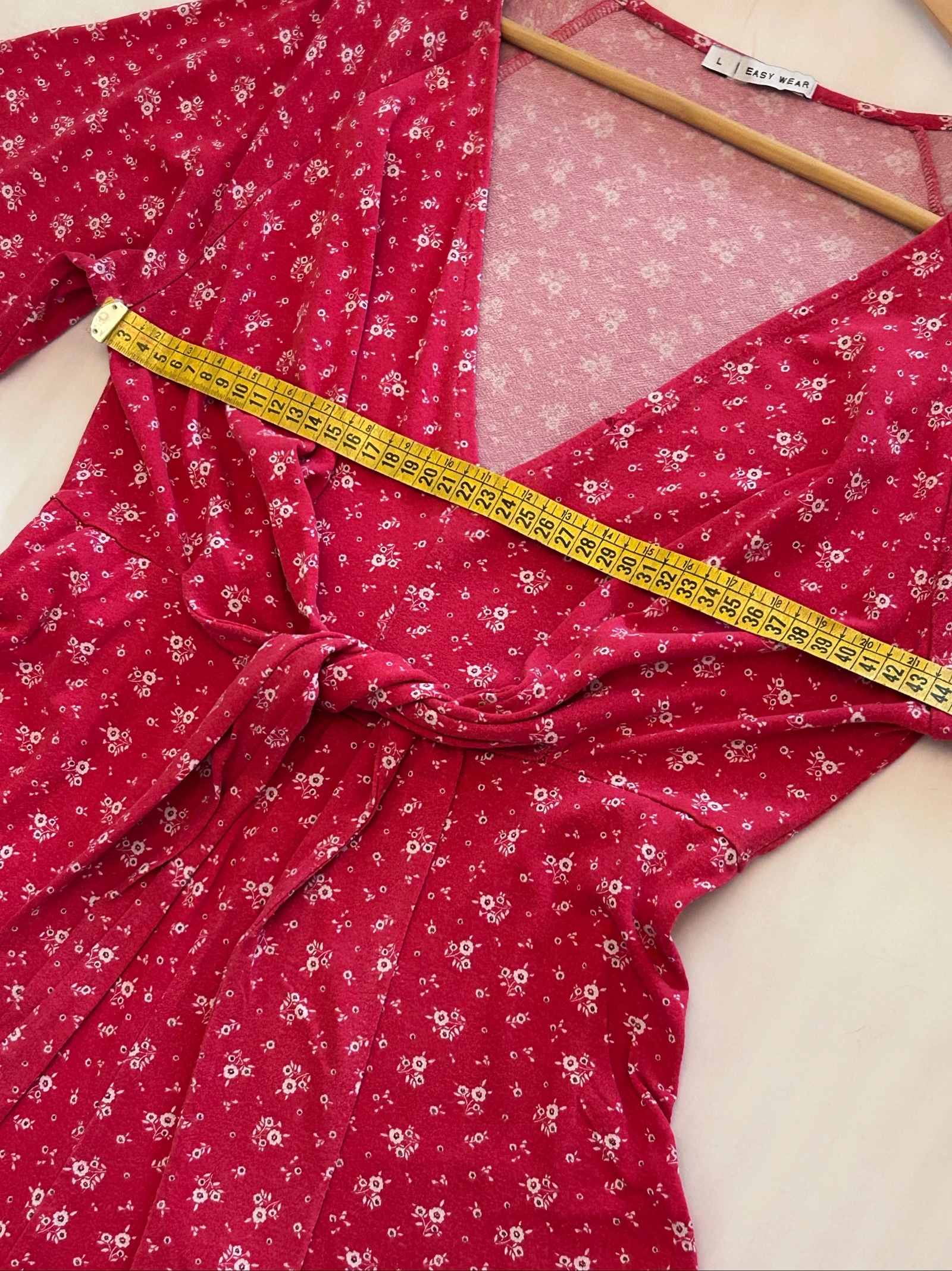 Pantalão curto mono com decote em V do El Corte Inglés tamanho G – photo 6